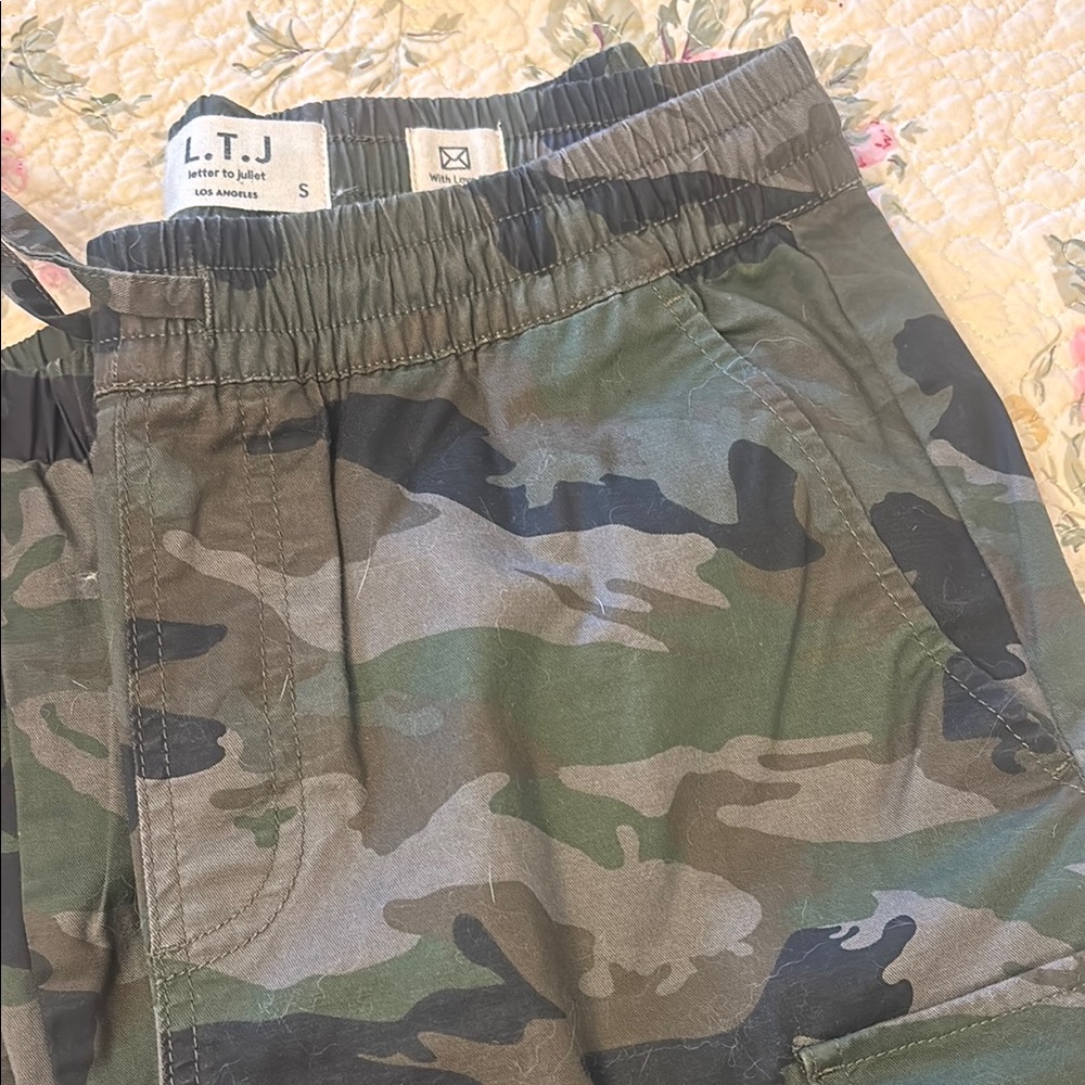 Women’s camouflage cargo style pants